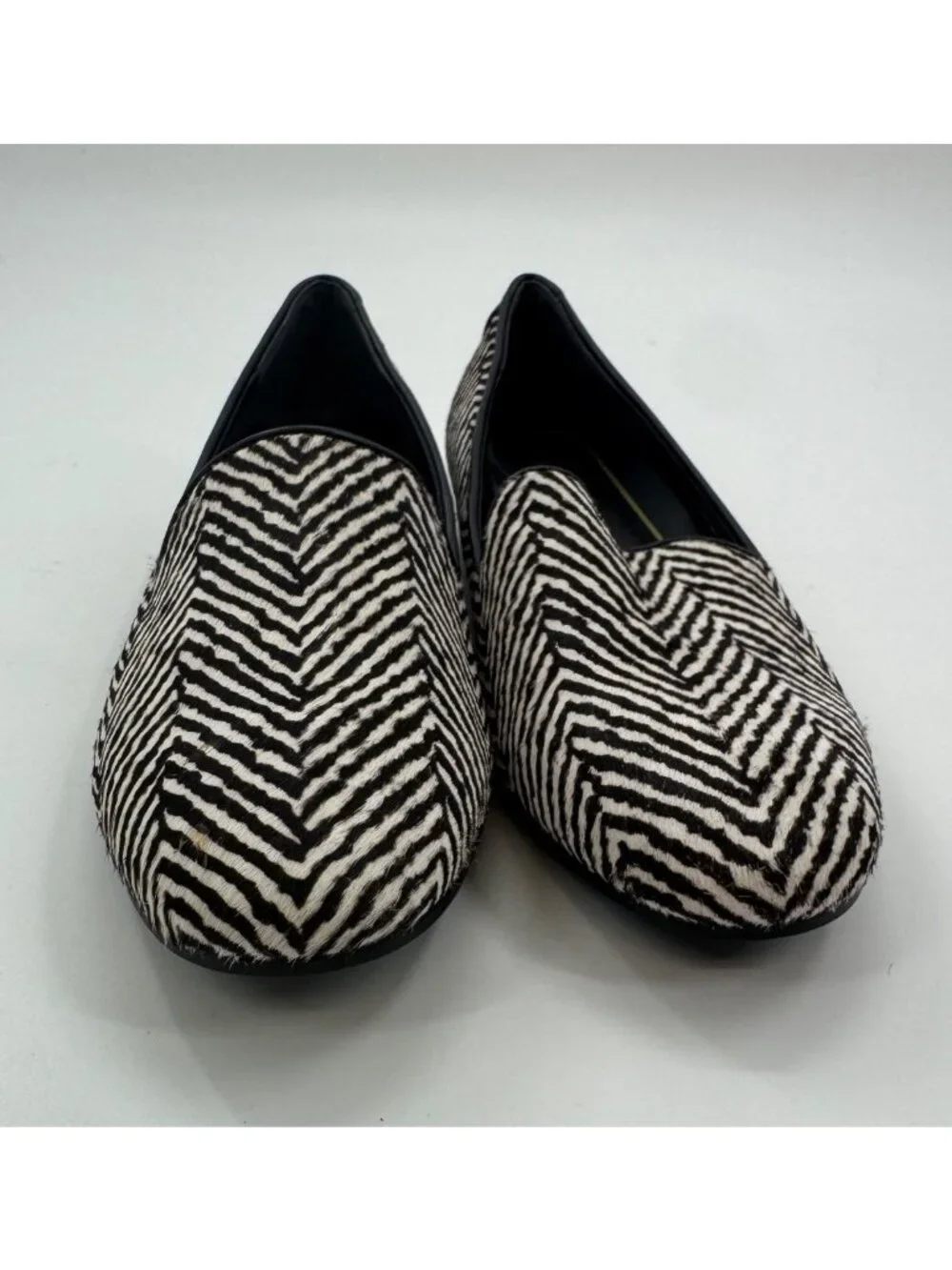 Vionic Willa Black & White Chevron Loafers Womens Size 9 Zebra Print Flats Ortho